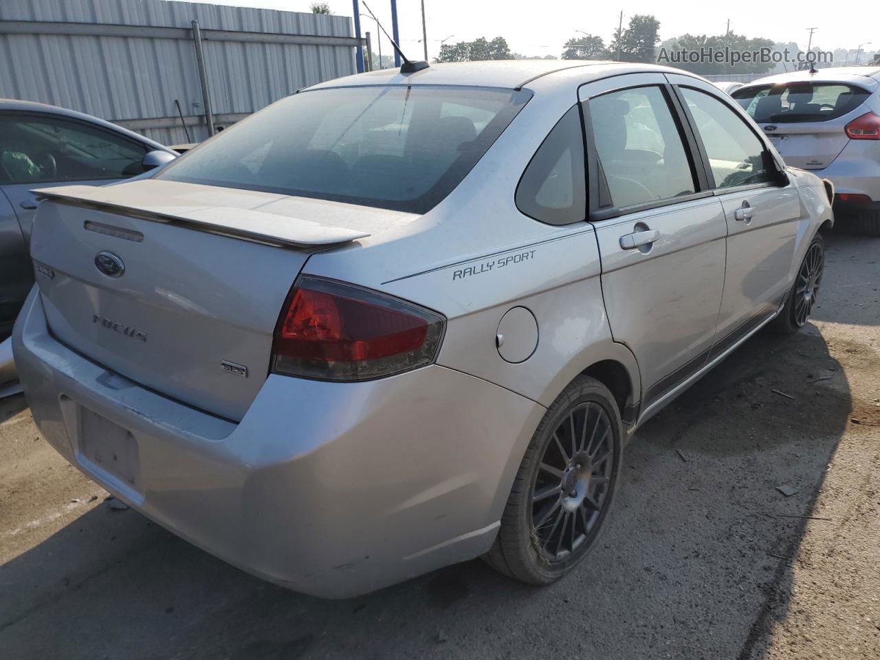 2011 Ford Focus Ses Silver vin: 1FAHP3GN2BW135990