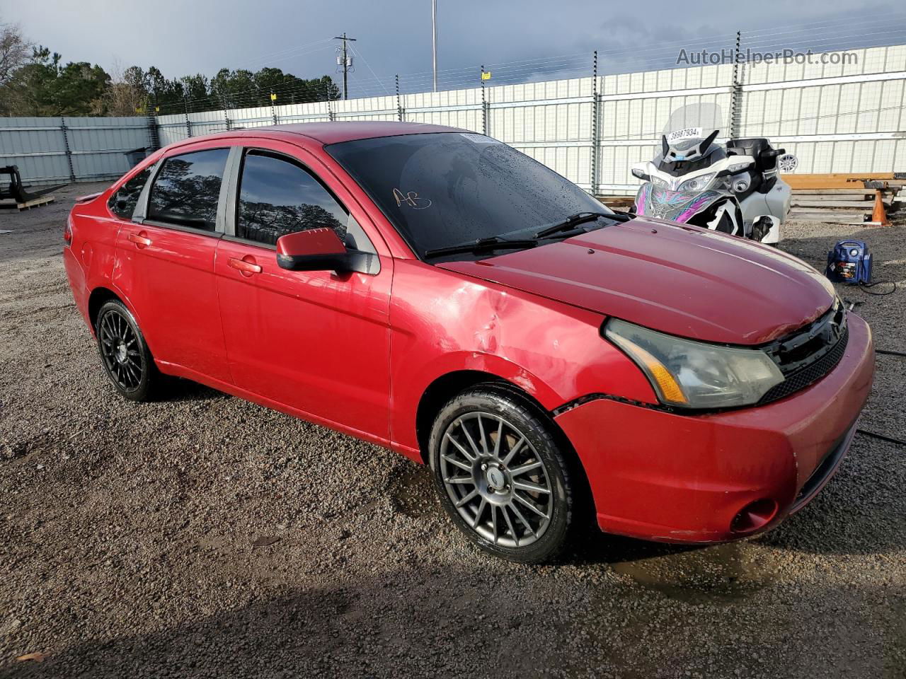 2011 Ford Focus Ses Red vin: 1FAHP3GN2BW142129