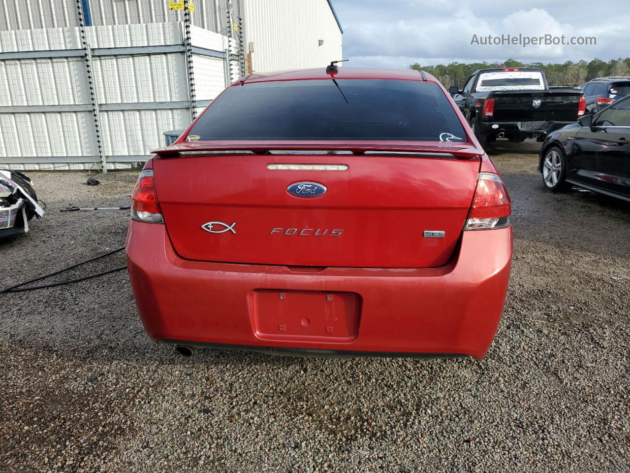 2011 Ford Focus Ses Red vin: 1FAHP3GN2BW142129