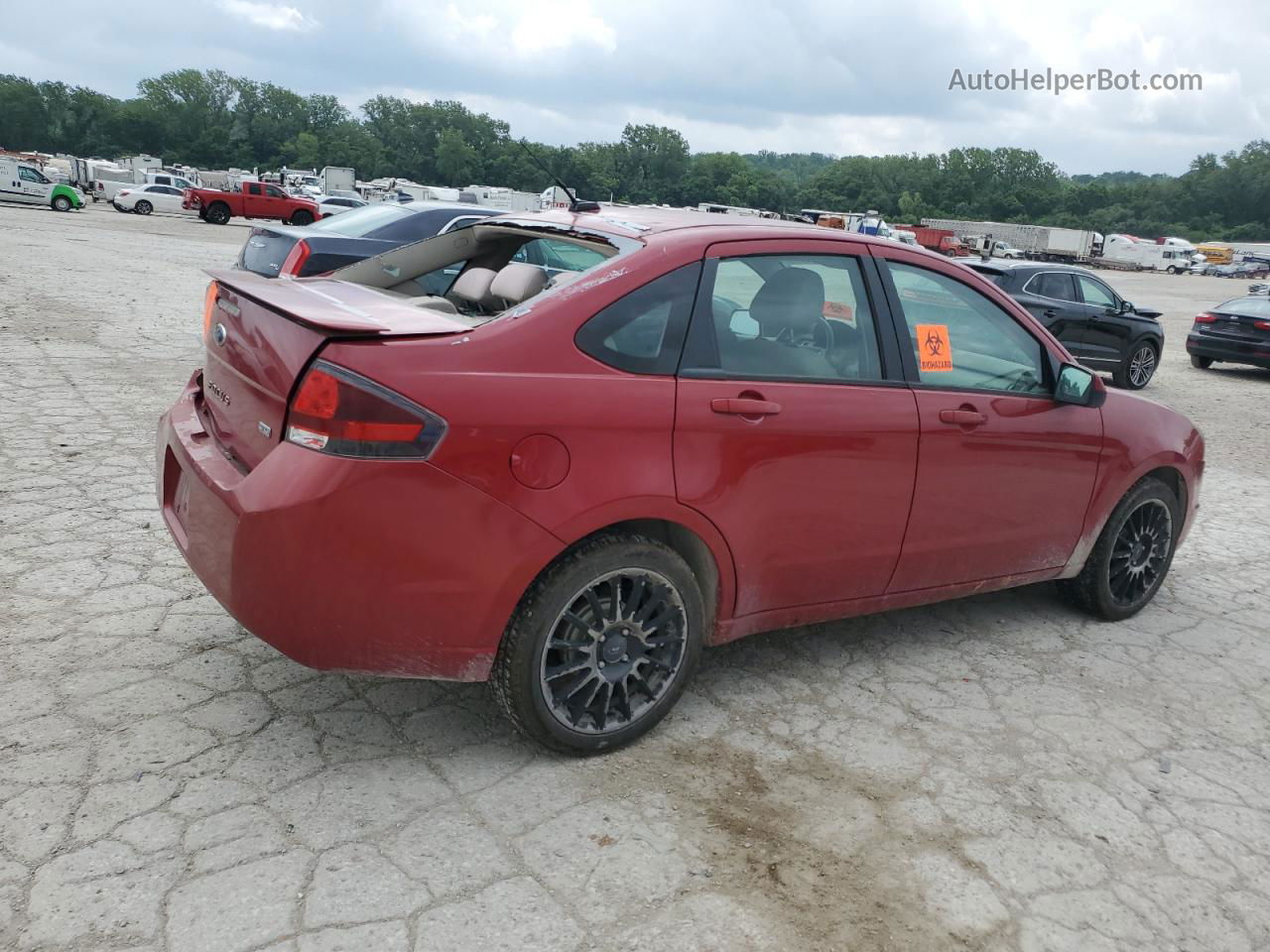 2011 Ford Focus Ses Red vin: 1FAHP3GN2BW165765