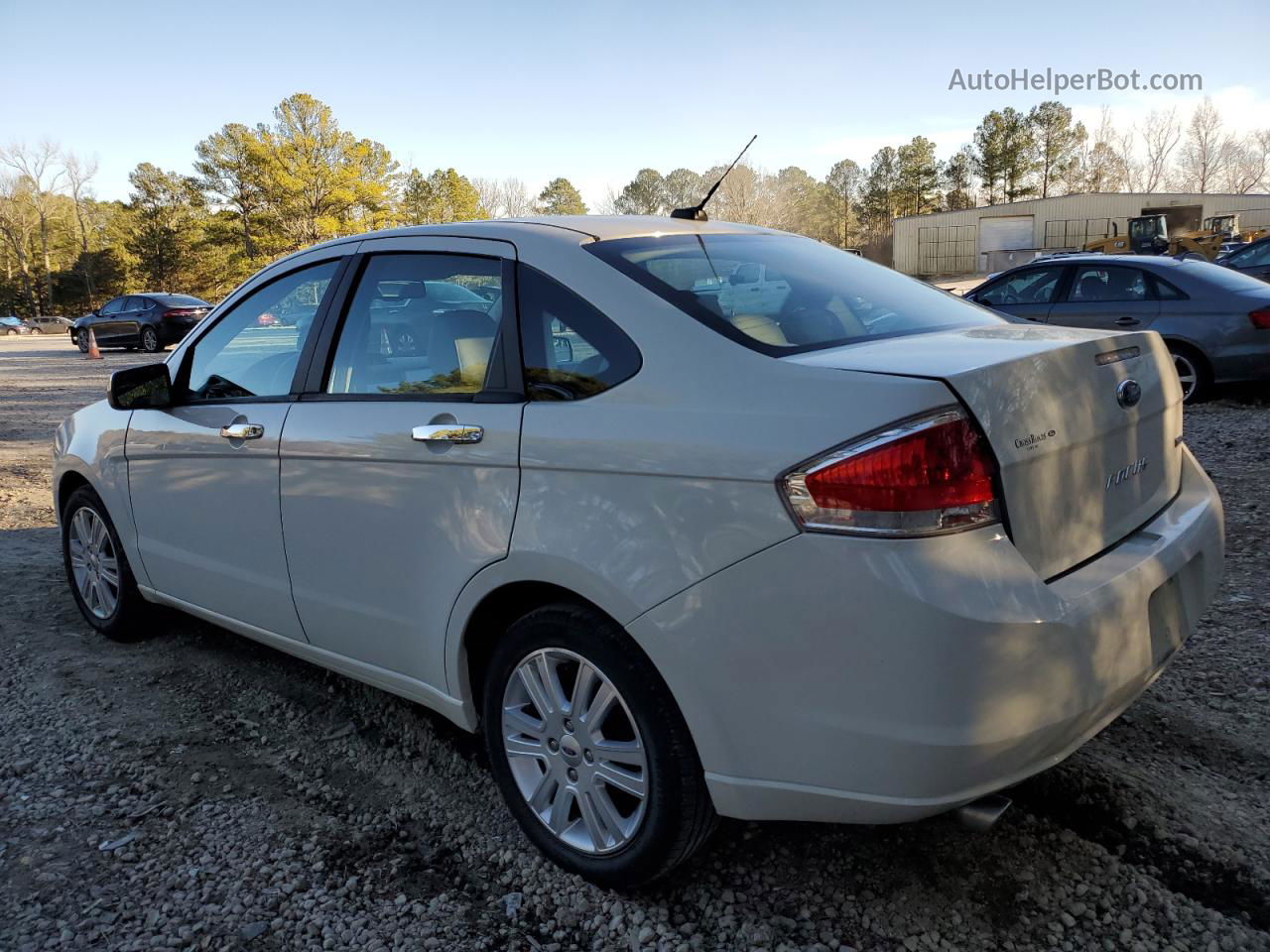 2011 Ford Focus Sel White vin: 1FAHP3HN2BW124387