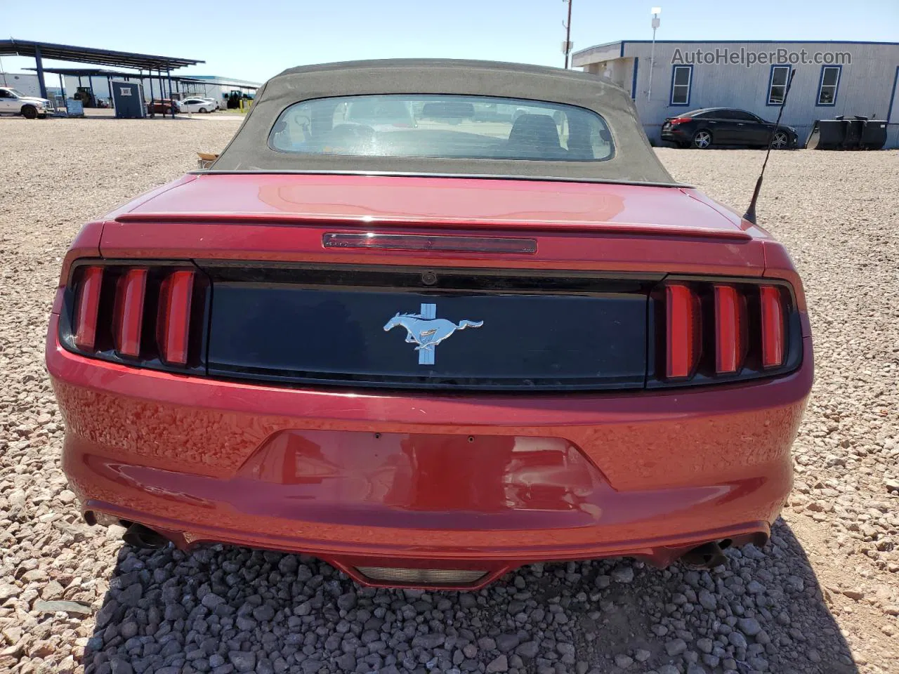 2015 Ford Mustang  Burgundy vin: 1FATP8EM0F5330984