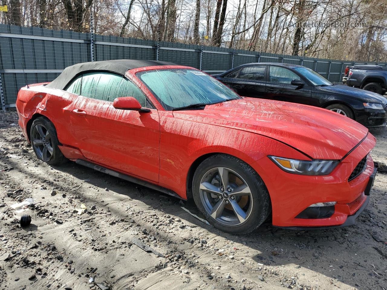 2015 Ford Mustang  Red vin: 1FATP8EM0F5404419