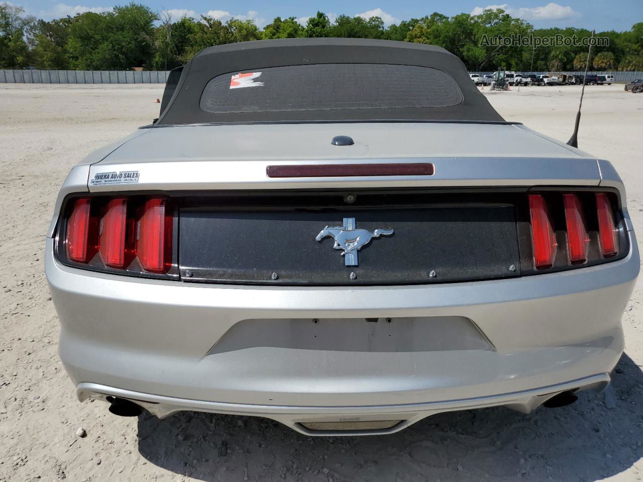 2015 Ford Mustang  Серебряный vin: 1FATP8EM2F5371908