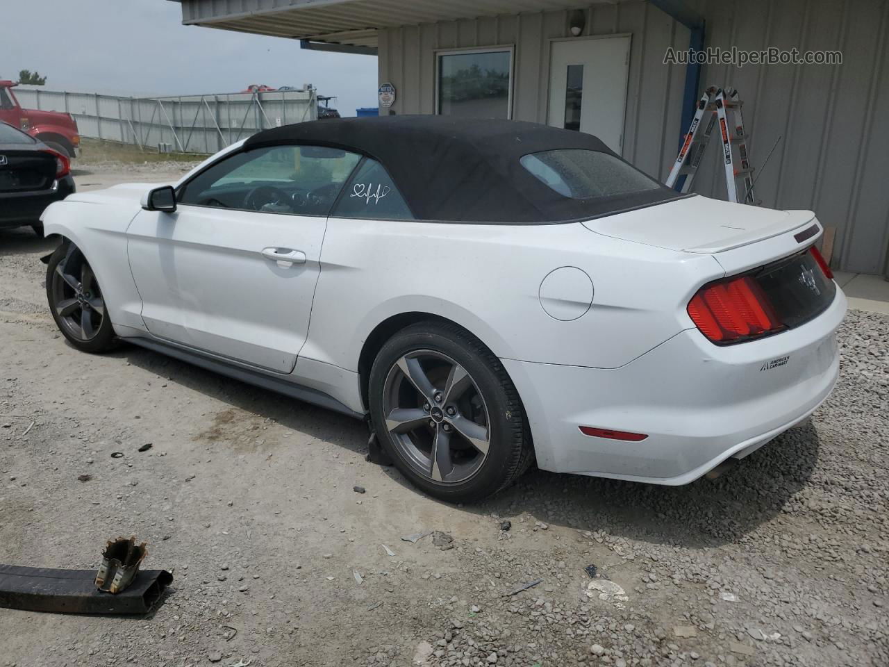 2015 Ford Mustang  White vin: 1FATP8EM3F5326878