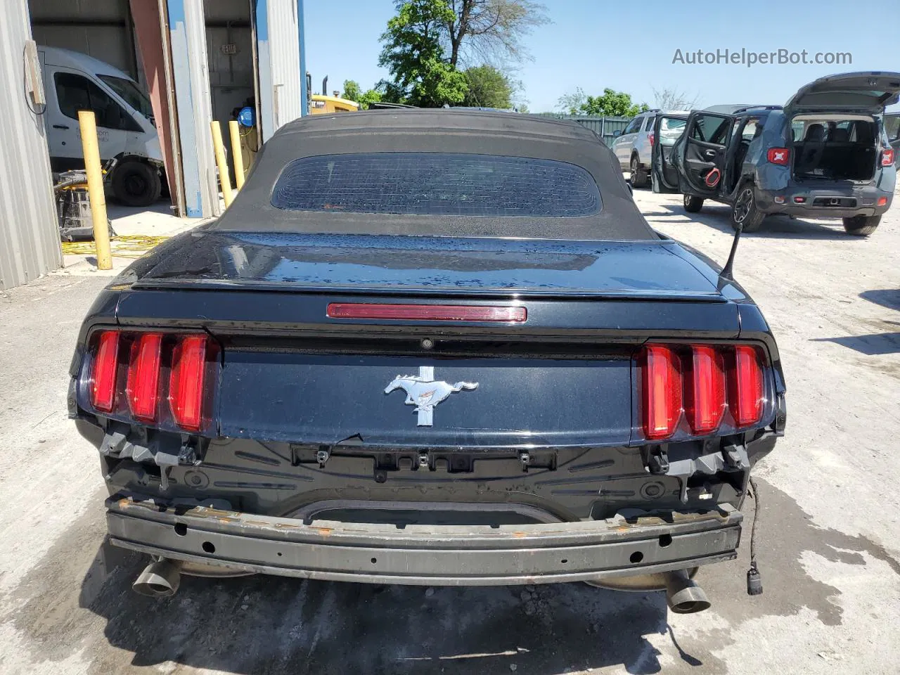 2015 Ford Mustang  Black vin: 1FATP8EM4F5387365