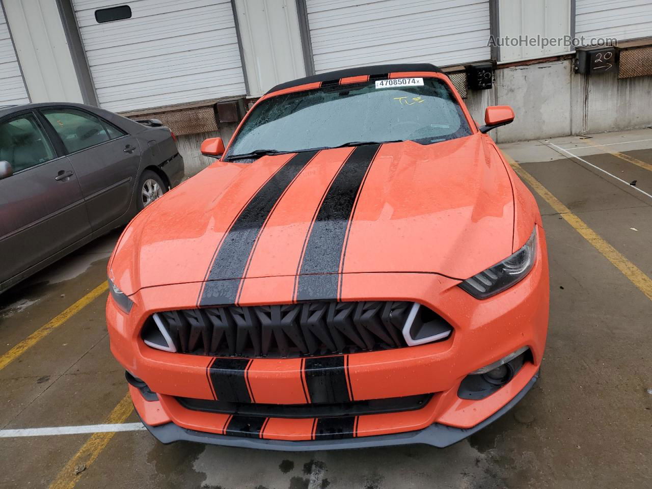 2015 Ford Mustang  Orange vin: 1FATP8EM9F5371663