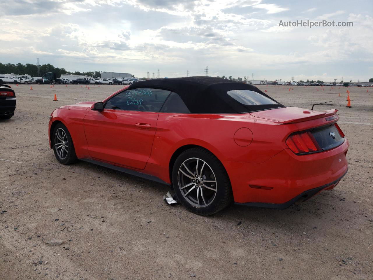 2016 Ford Mustang  Красный vin: 1FATP8UH0G5299841