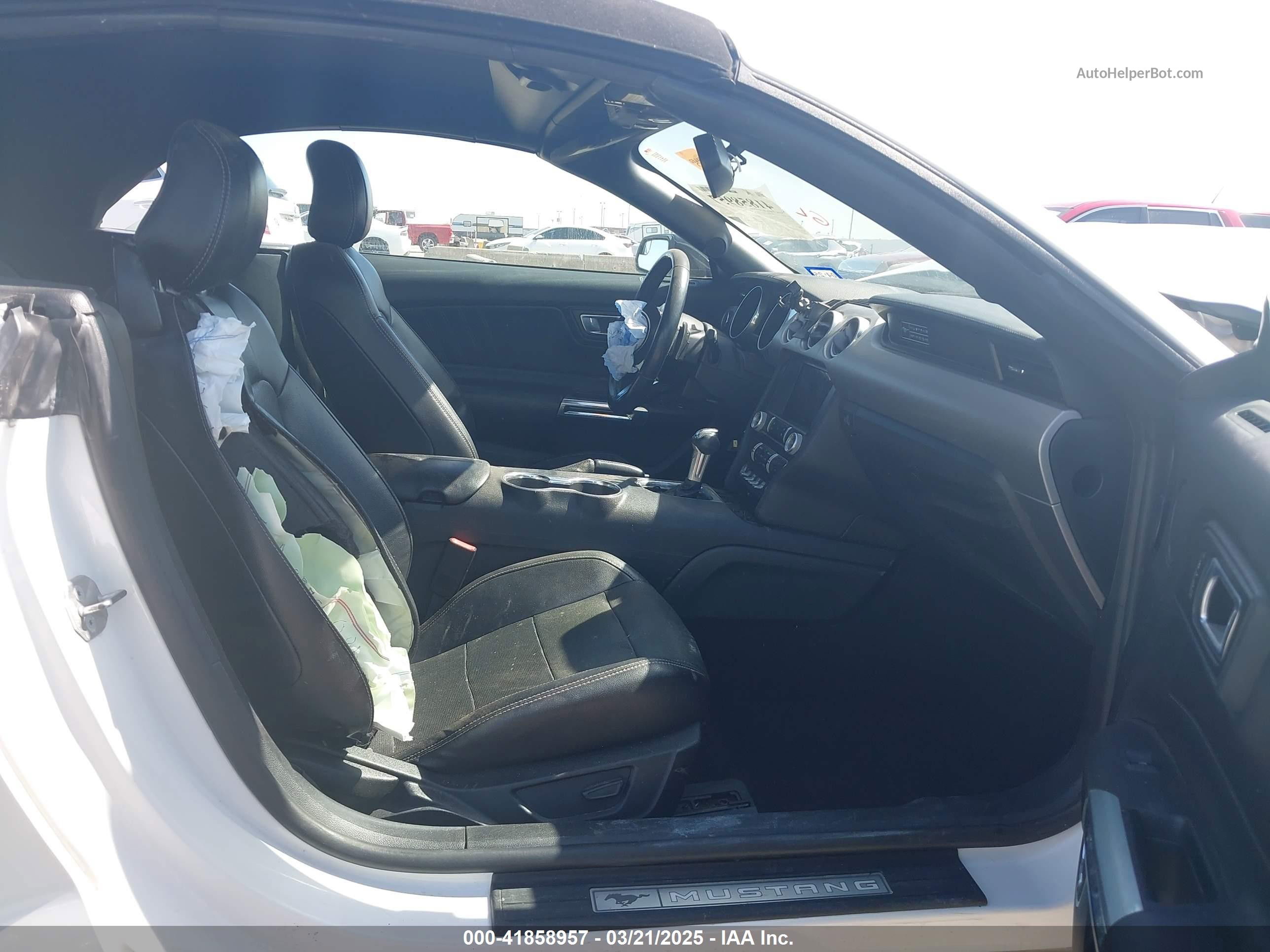 2020 Ford Mustang Ecoboost Premium White vin: 1FATP8UH0L5119932