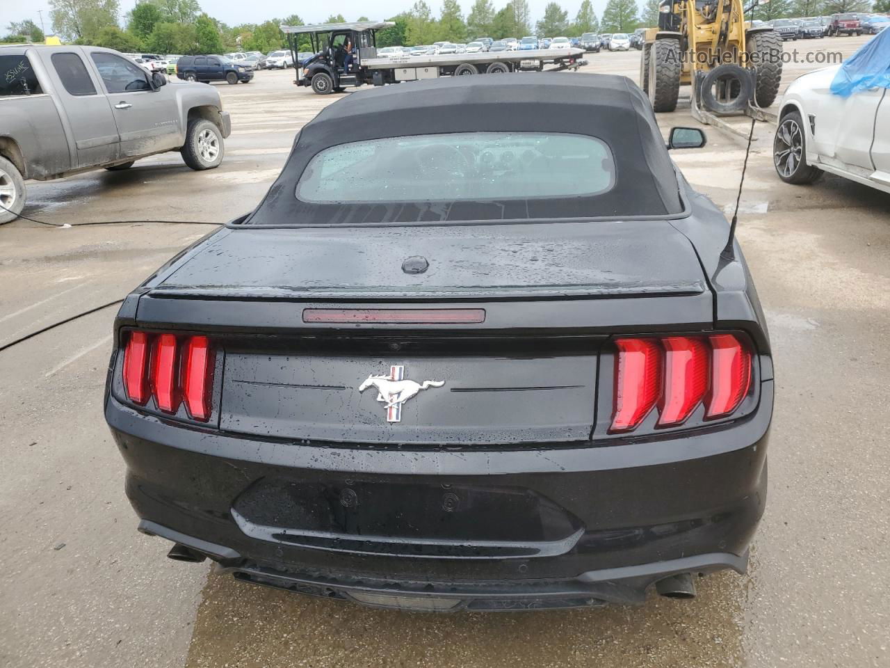 2020 Ford Mustang  Black vin: 1FATP8UH1L5138599