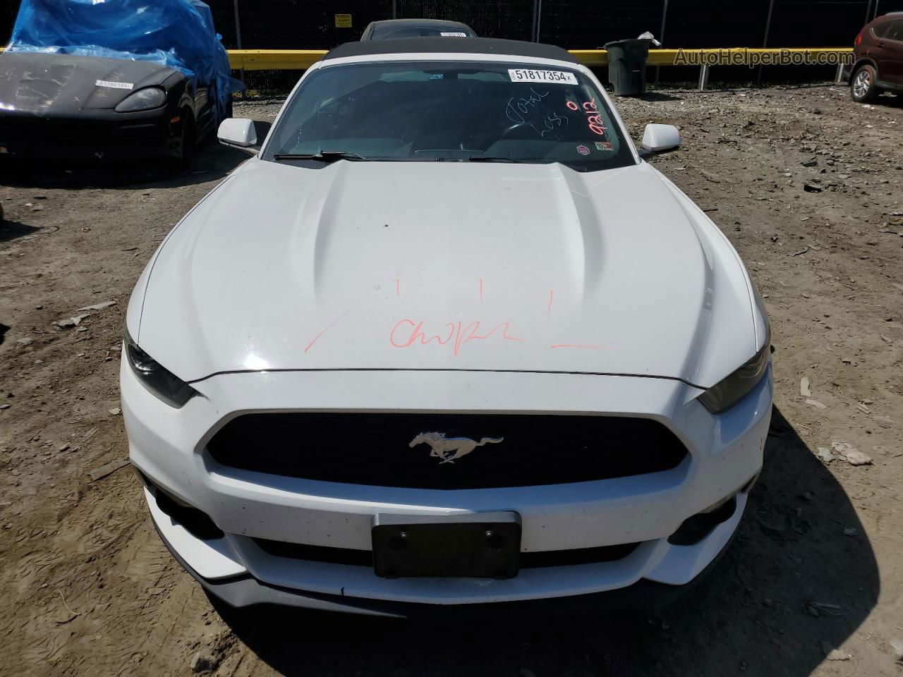 2016 Ford Mustang  Белый vin: 1FATP8UH2G5216264