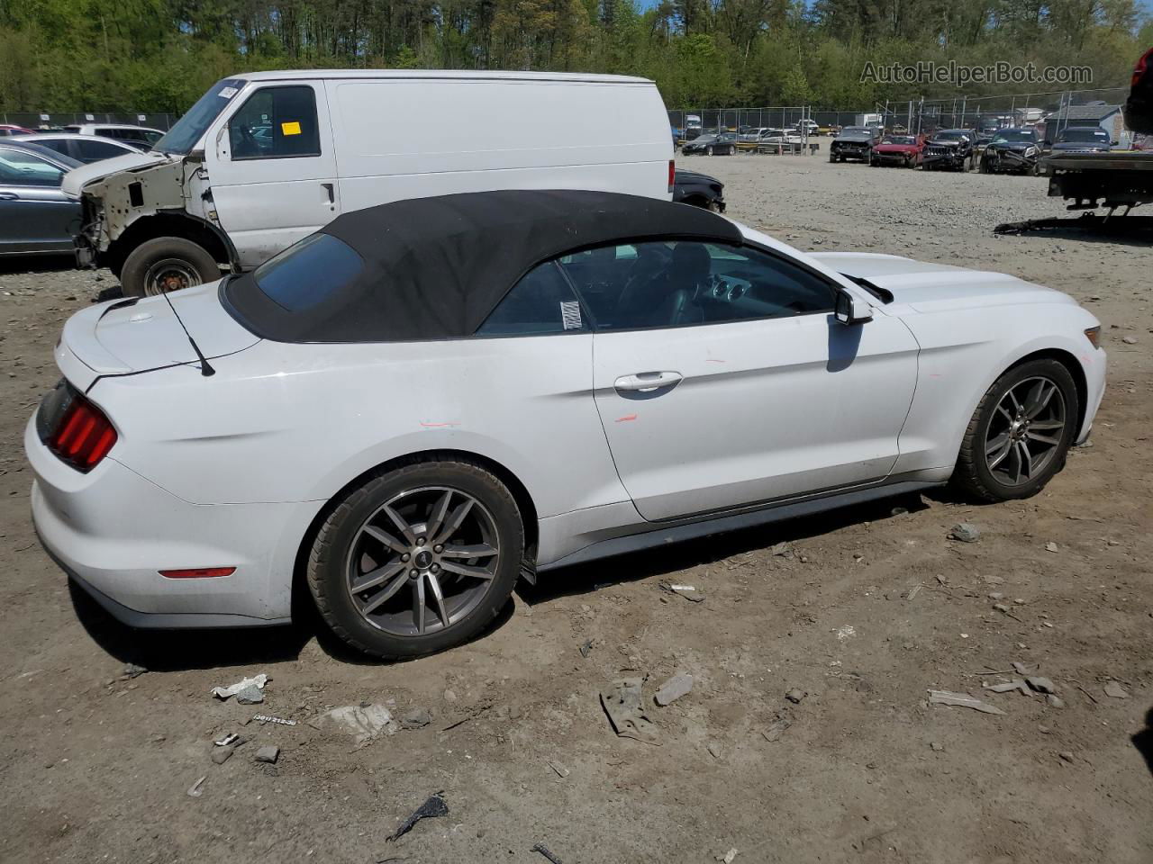 2016 Ford Mustang  Белый vin: 1FATP8UH2G5216264