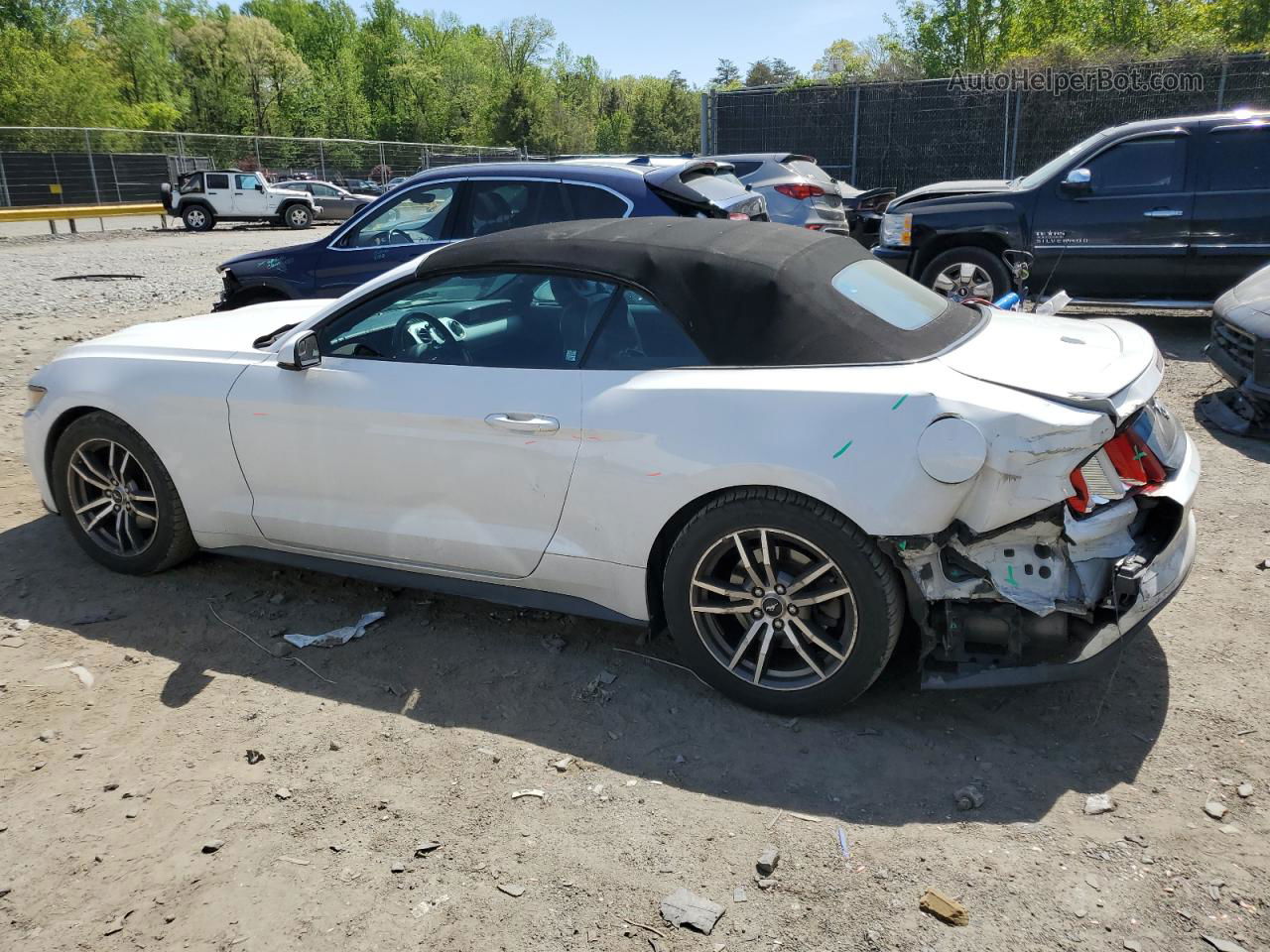 2016 Ford Mustang  White vin: 1FATP8UH2G5216264