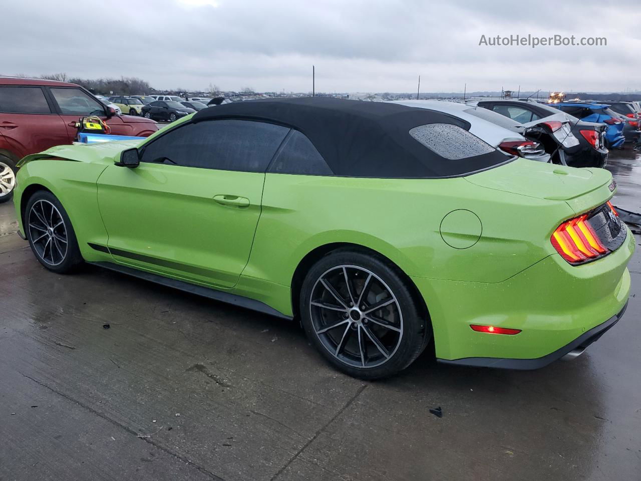 2020 Ford Mustang  Зеленый vin: 1FATP8UH5L5134555