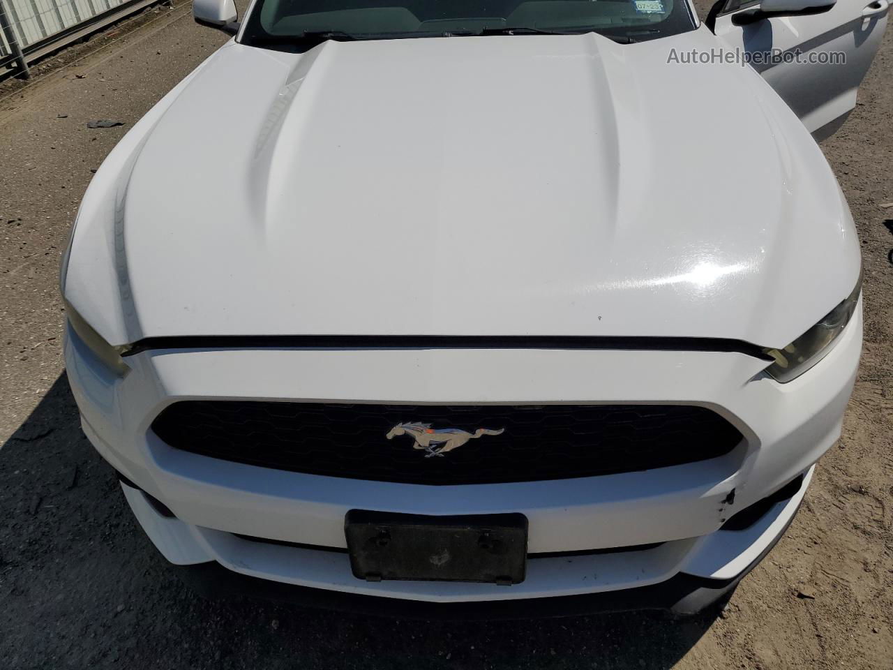 2016 Ford Mustang  White vin: 1FATP8UH6G5226683