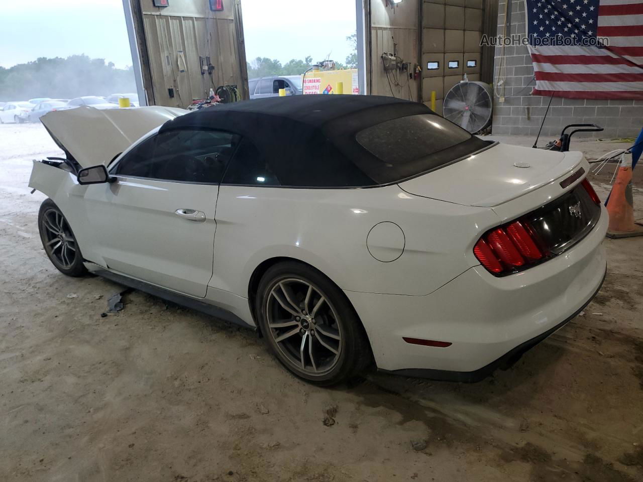 2016 Ford Mustang  White vin: 1FATP8UH6G5243337