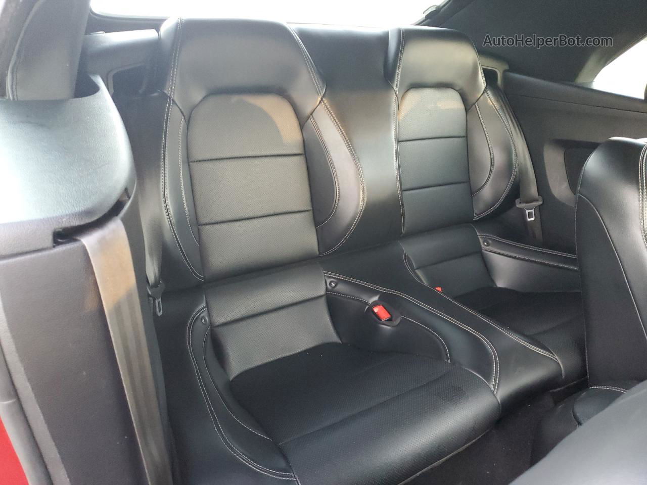 2020 Ford Mustang  Красный vin: 1FATP8UH6L5157472