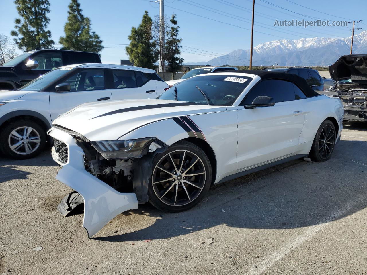 2016 Ford Mustang  White vin: 1FATP8UH8G5304641