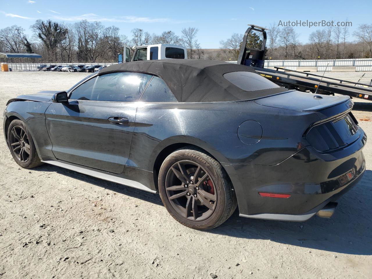 2015 Ford Mustang  Black vin: 1FATP8UH9F5383042