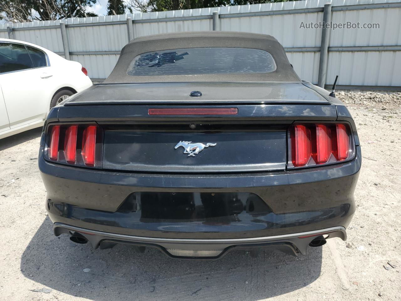 2016 Ford Mustang  Black vin: 1FATP8UH9G5280530