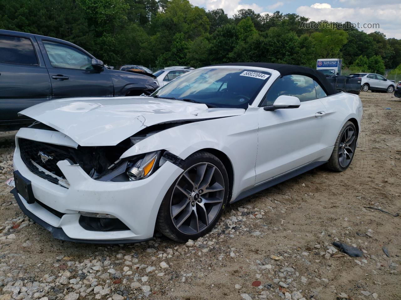 2015 Ford Mustang  White vin: 1FATP8UHXF5340314