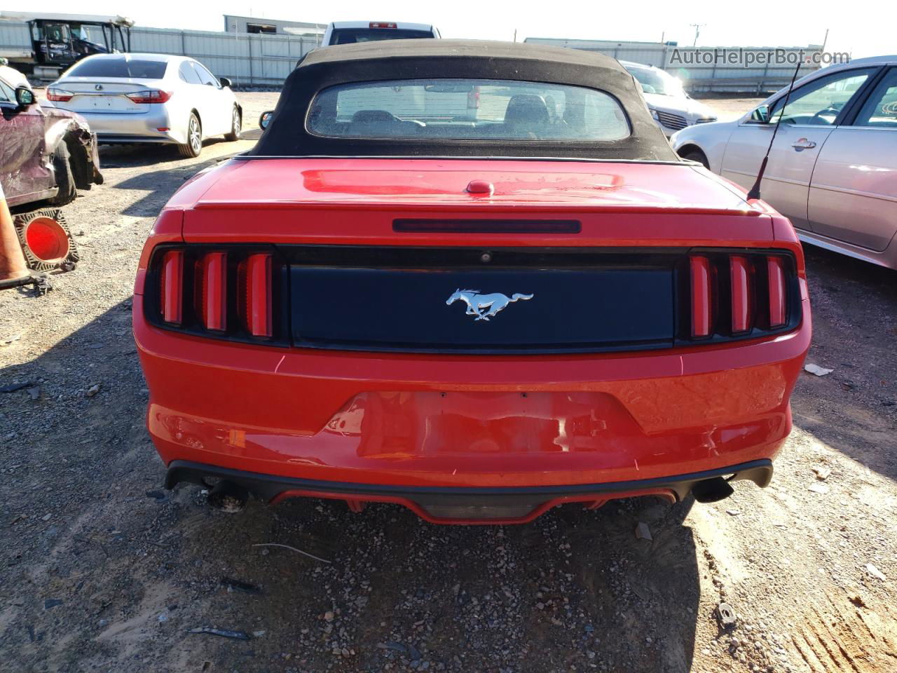 2015 Ford Mustang  Red vin: 1FATP8UHXF5415450