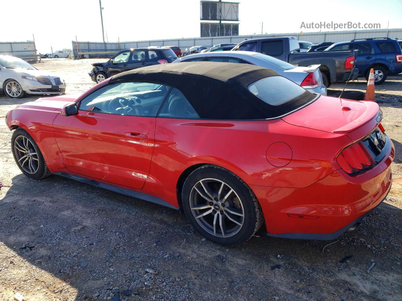 2015 Ford Mustang  Red vin: 1FATP8UHXF5415450