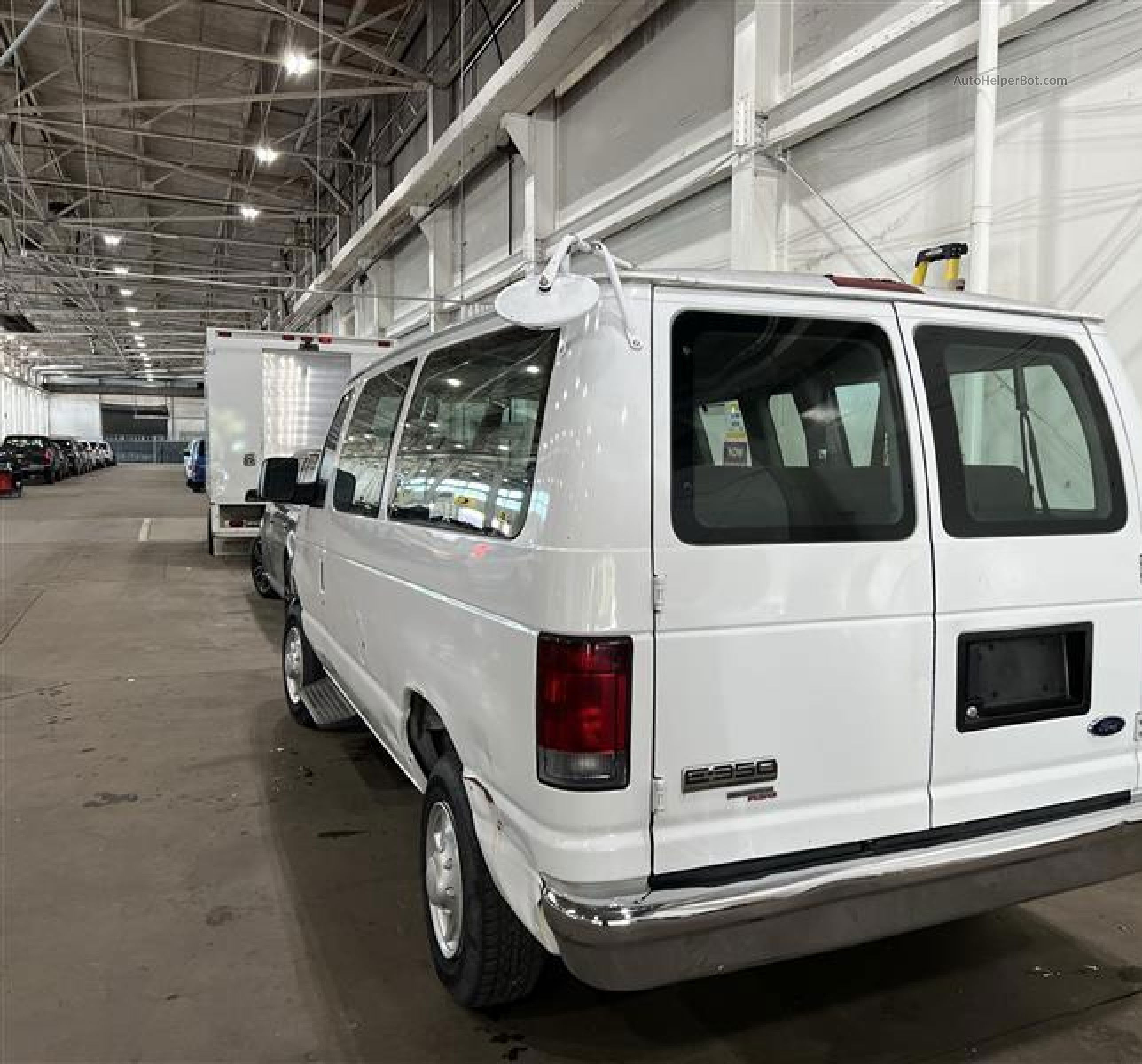 2007 Ford Econoline E350 Super Duty Wagon vin: 1FBNE31L27DA89398