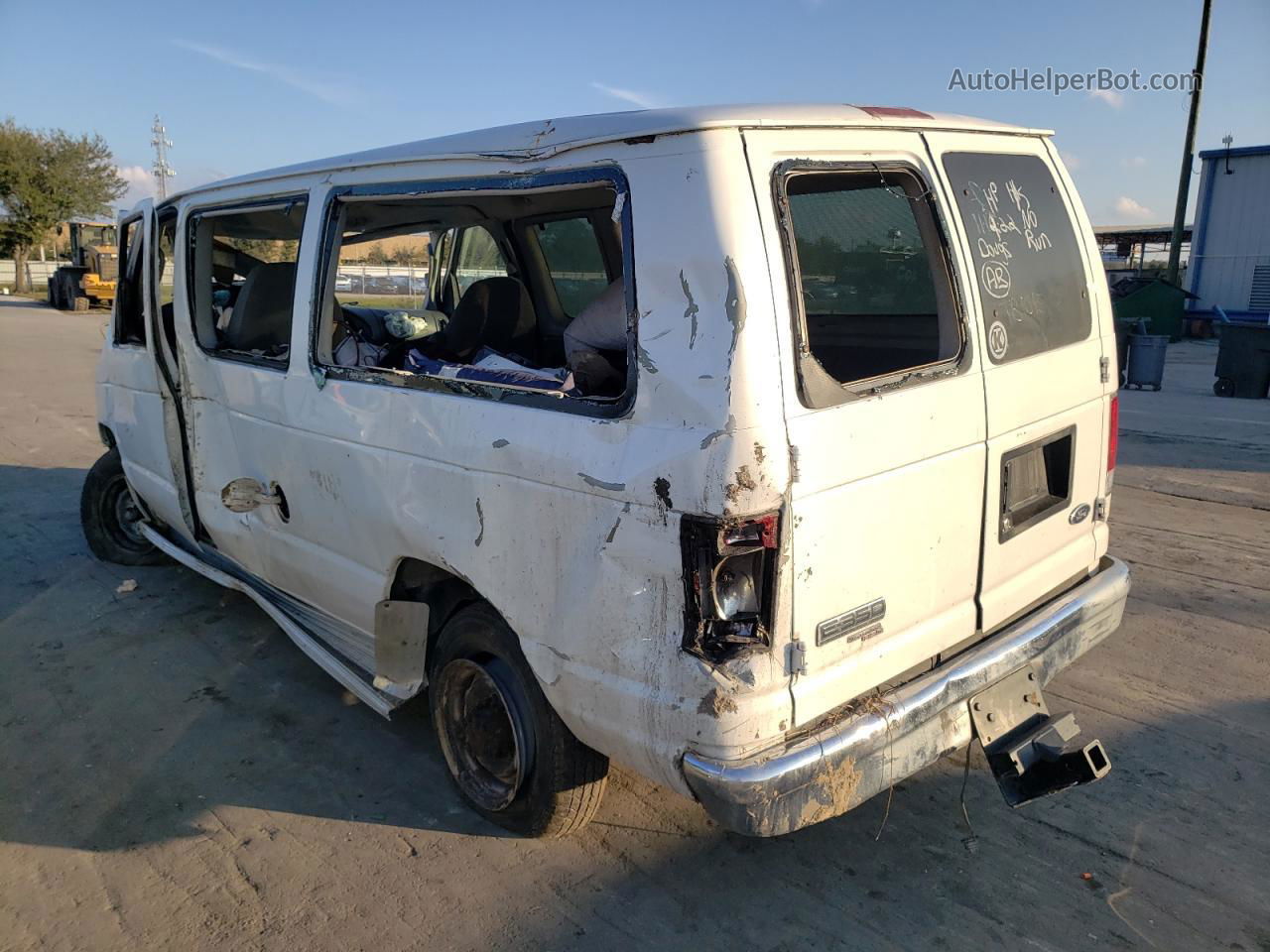 2007 Ford Econoline E350 Super Duty Wagon White vin: 1FBNE31L87DA18710