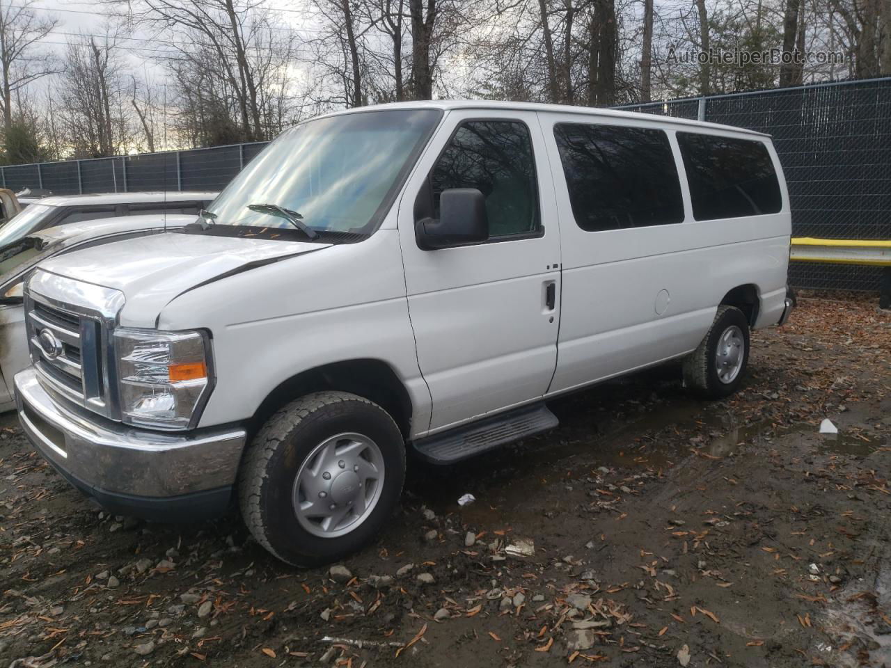 2010 Ford Econoline E350 Super Duty Wagon White vin: 1FBNE3BL2ADA00421