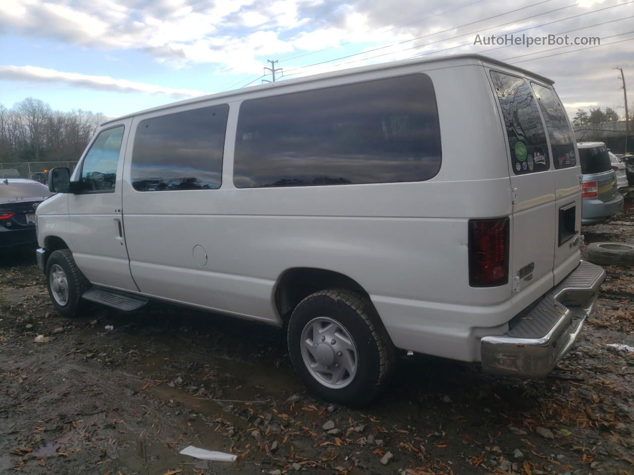 2010 Ford Econoline E350 Super Duty Wagon White vin: 1FBNE3BL2ADA00421