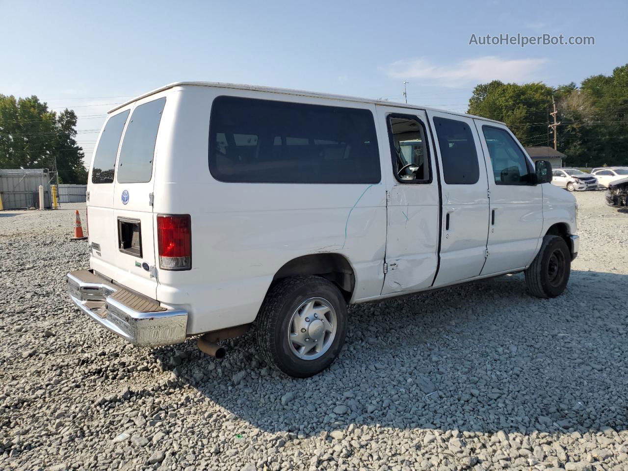 2010 Ford Econoline E350 Super Duty Wagon White vin: 1FBNE3BL4ADA21710