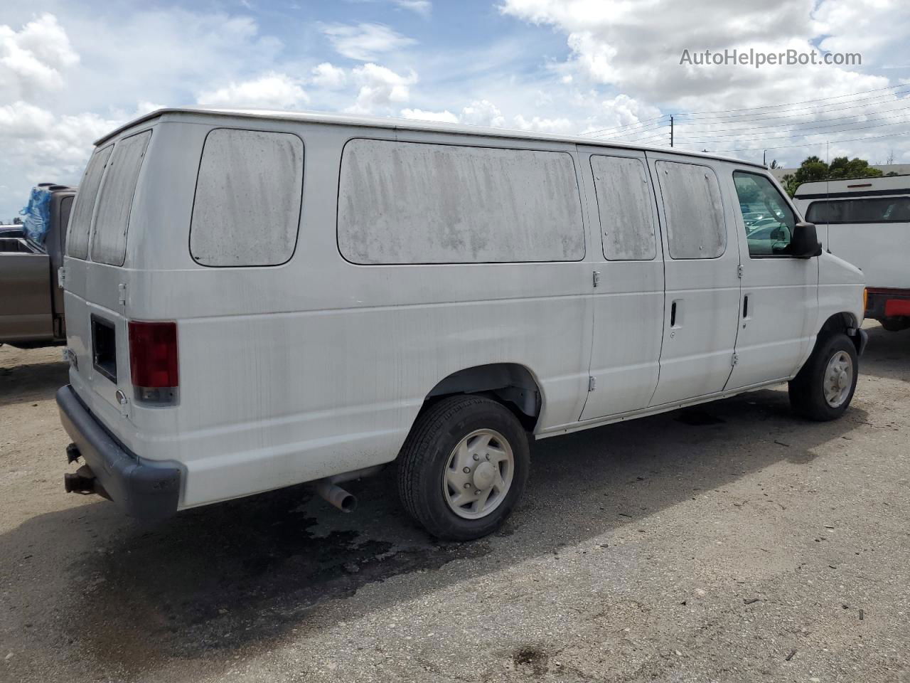 2007 Ford Econoline E350 Super Duty Wagon White vin: 1FBSS31L57DA67682