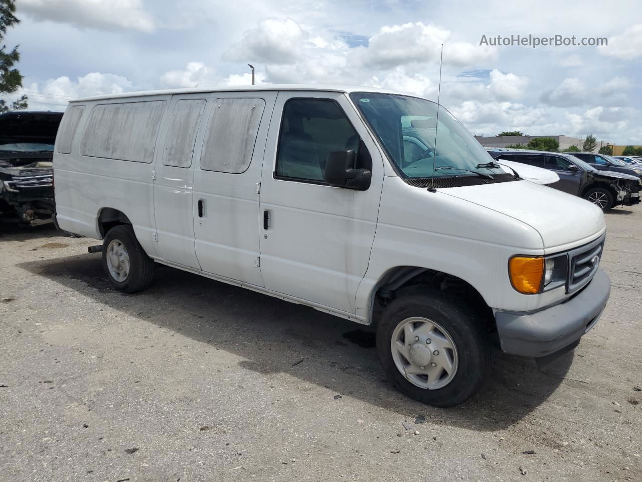 2007 Ford Econoline E350 Super Duty Wagon Белый vin: 1FBSS31L57DA67682