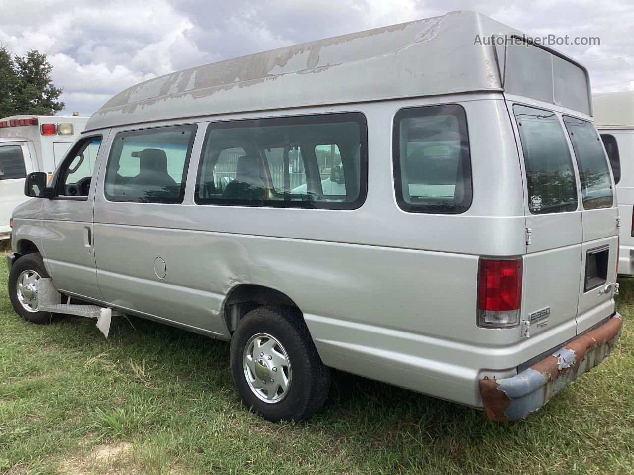 2010 Ford Econoline E350 Super Duty Wagon Silver vin: 1FBSS3BL2ADA57276