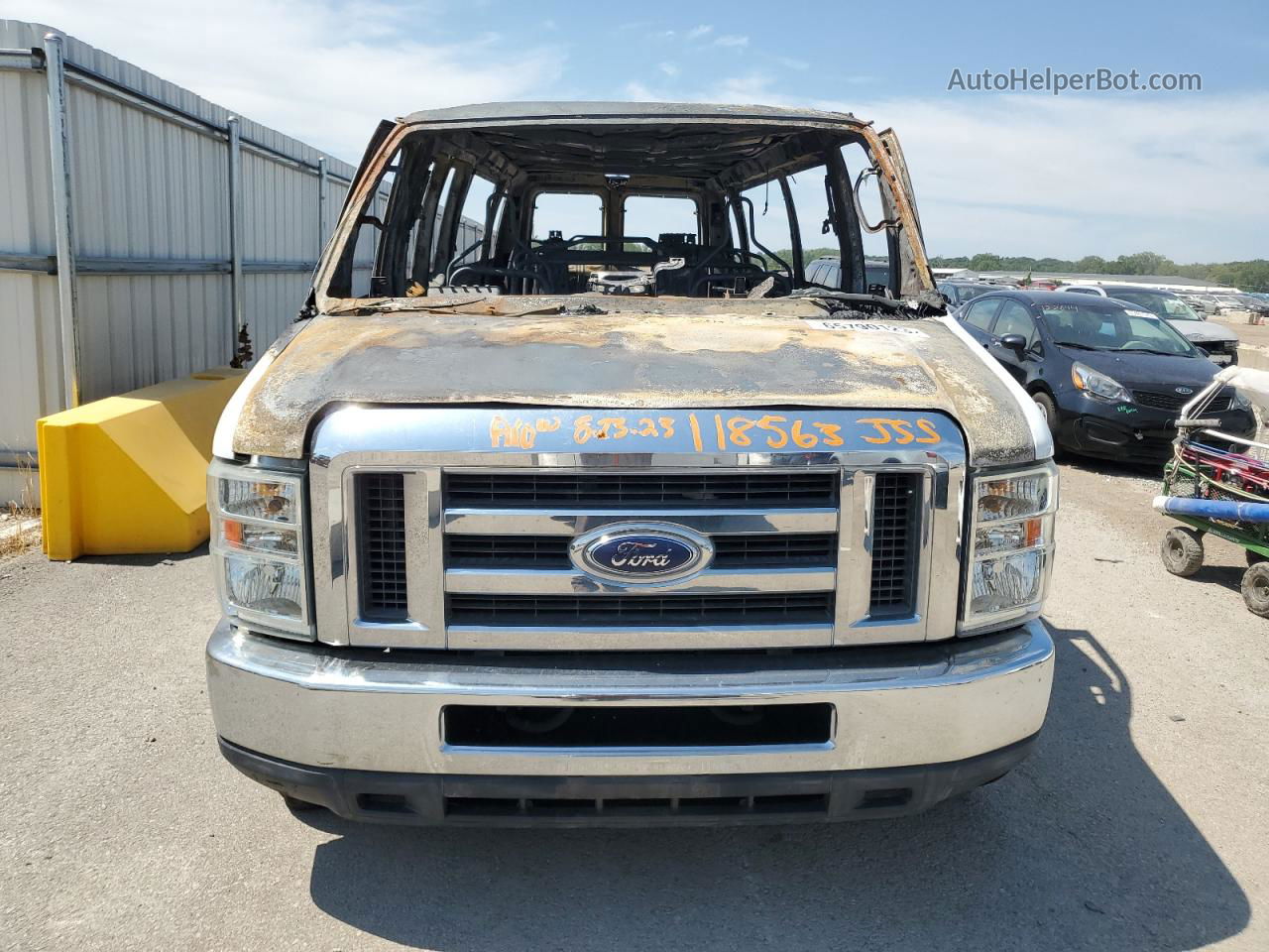 2012 Ford Econoline E350 Super Duty Wagon Пожар vin: 1FBSS3BL7CDA01174