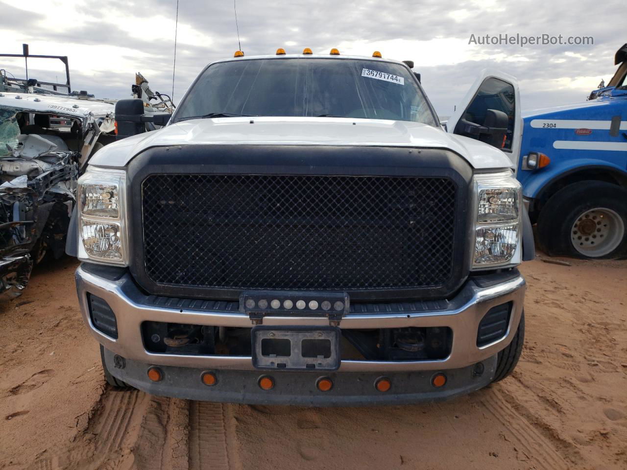 2015 Ford F550 Super Duty White vin: 1FD0W5HT7FED05416