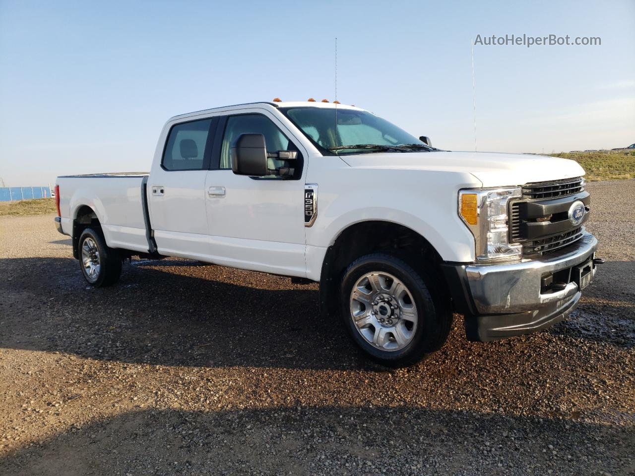 2017 Ford F350 Super Duty White vin: 1FD7W3F62HEE75458