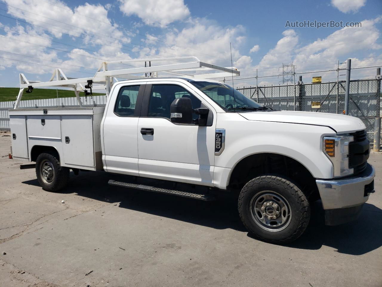 2019 Ford F350 Super Duty White vin: 1FD8X3B62KEE37825