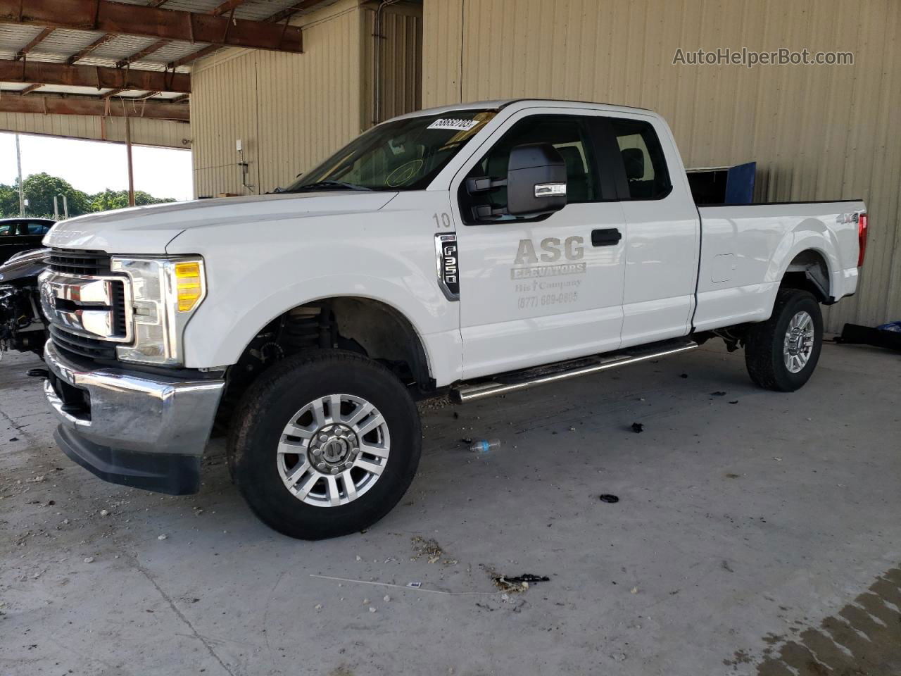 2017 Ford F350 Super Duty White vin: 1FD8X3B63HEB81428