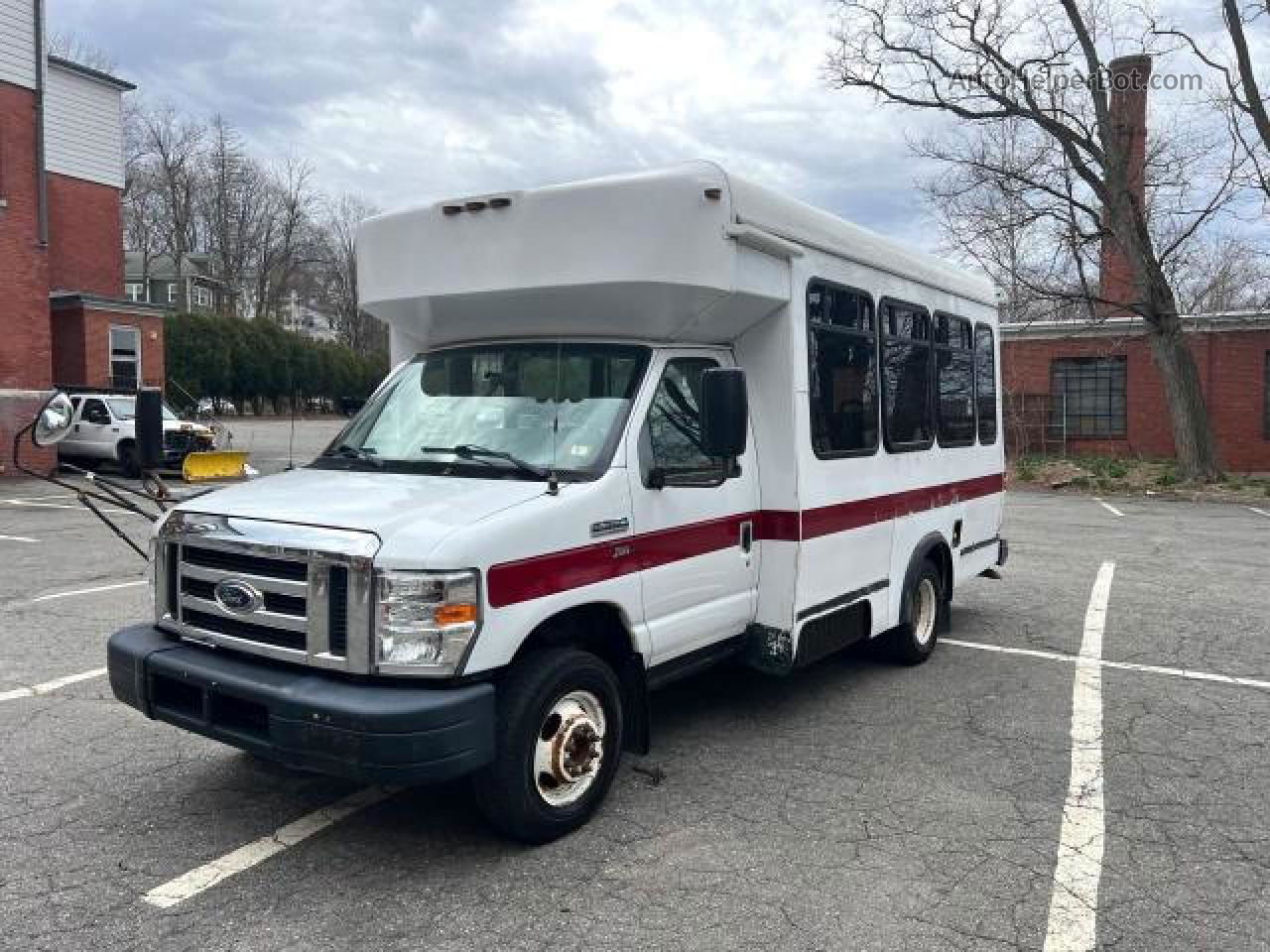 2013 Ford Econoline E350 Super Duty Cutaway Van White vin: 1FDEE3FL9DDA79091