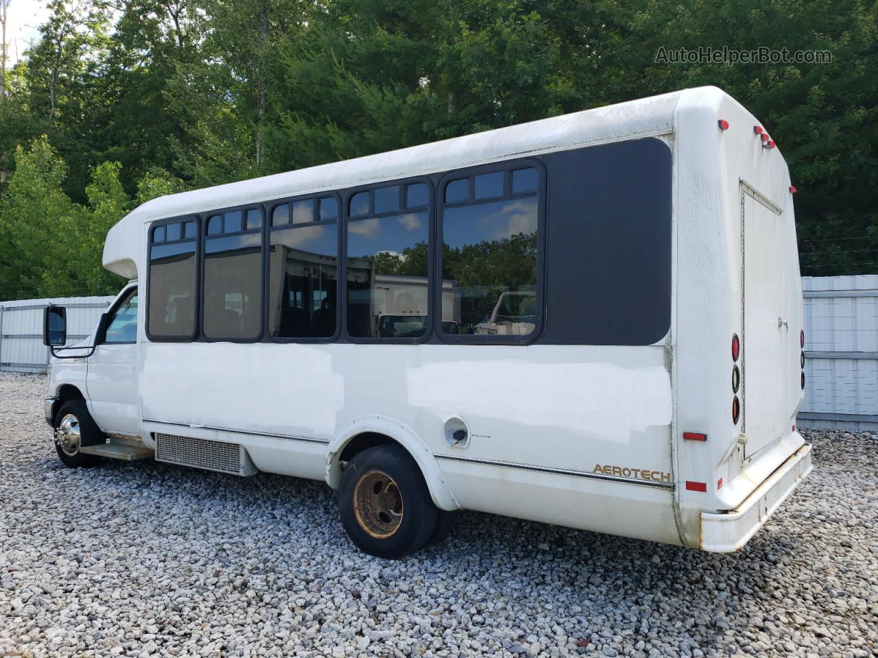 2012 Ford Econoline E450 Super Duty Cutaway Van White vin: 1FDFE4FS6CDB18882