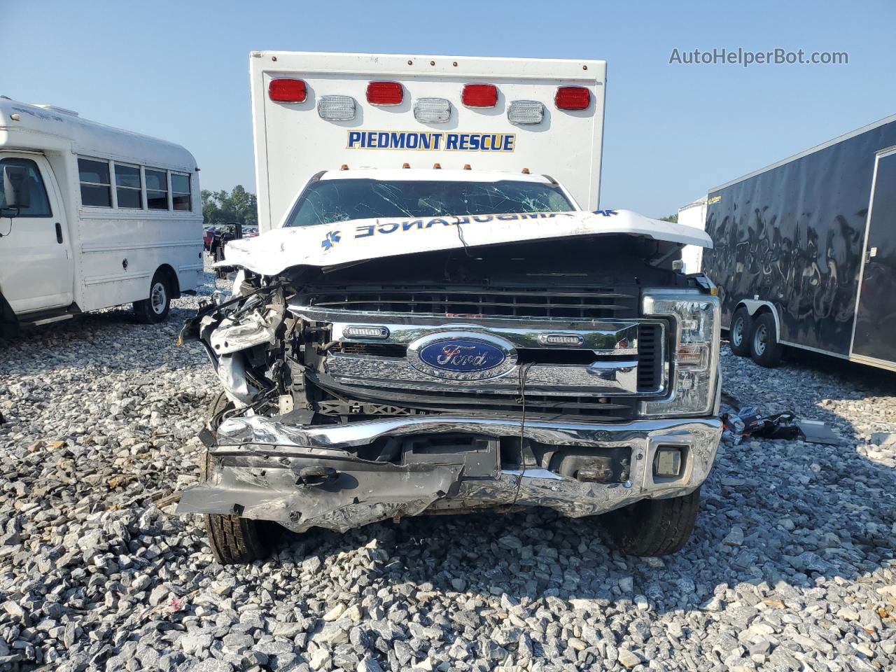 2019 Ford F350 Super Duty White vin: 1FDRF3GT0KEC82262