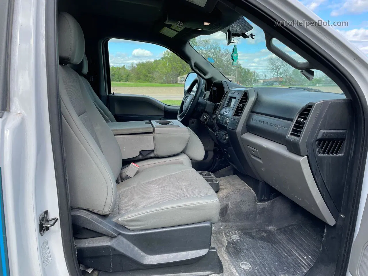 2019 Ford F350 Super Duty White vin: 1FDRF3HT5KEC25134