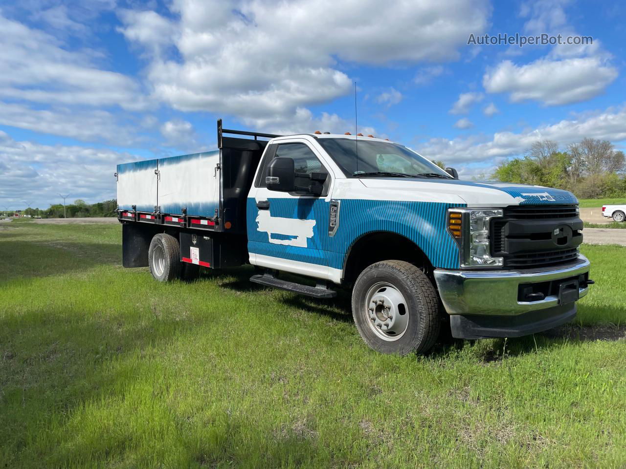 2019 Ford F350 Super Duty White vin: 1FDRF3HT5KEC25134