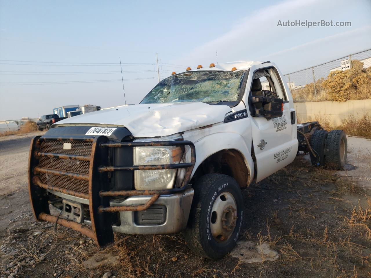 2014 Ford F350 Super Duty White vin: 1FDRF3HT9EEB51592