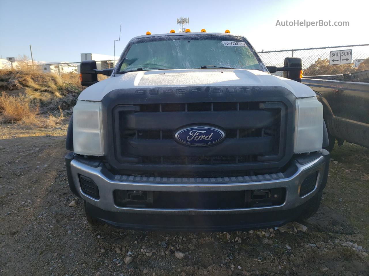 2015 Ford F550 Super Duty White vin: 1FDUF5GY6FEC05550