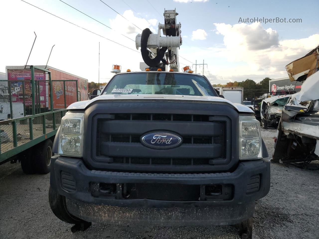 2015 Ford F550 Super Duty White vin: 1FDUF5HT4FEB46677