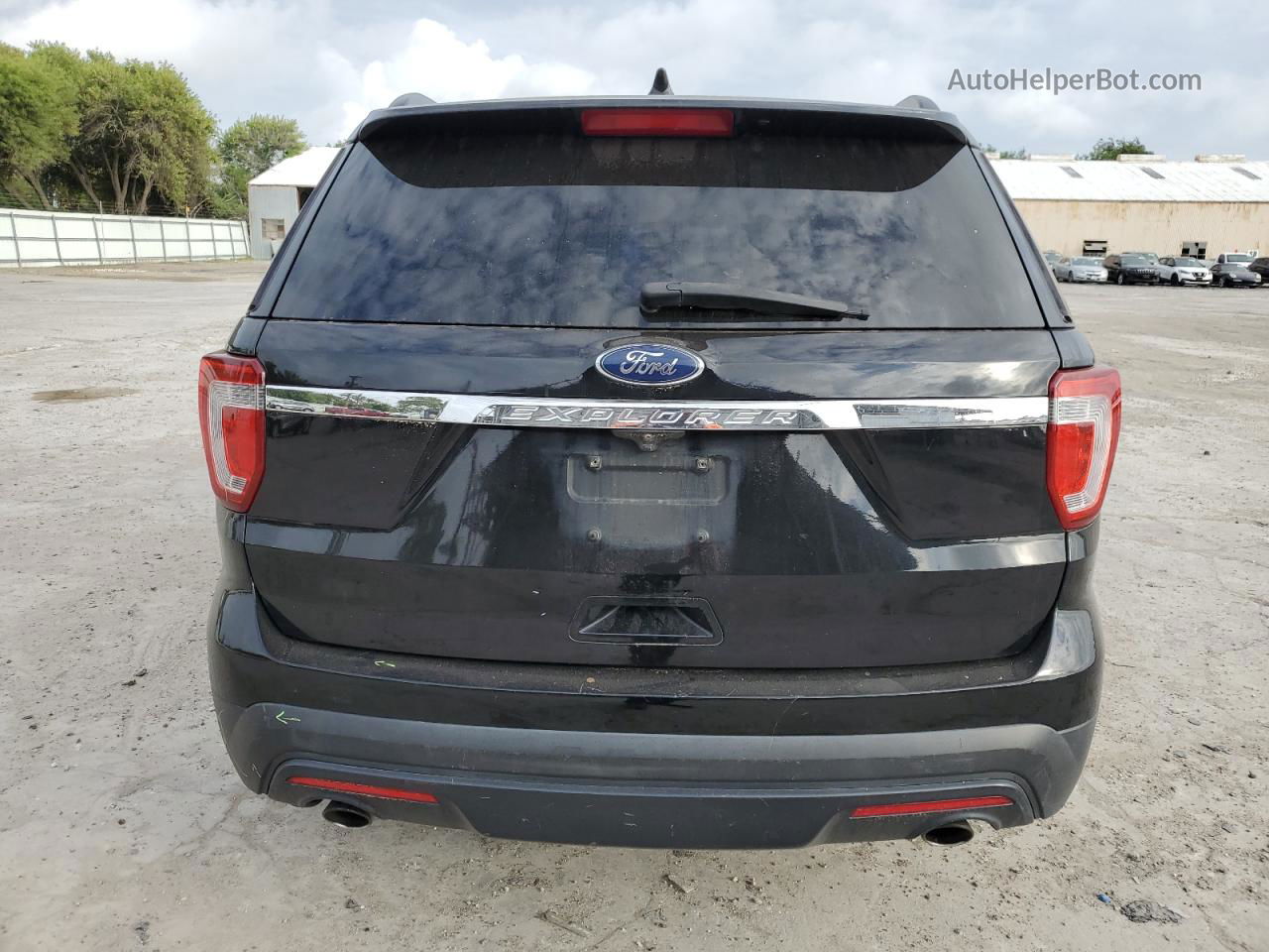 2017 Ford Explorer  Black vin: 1FM5K7B87HGC46845