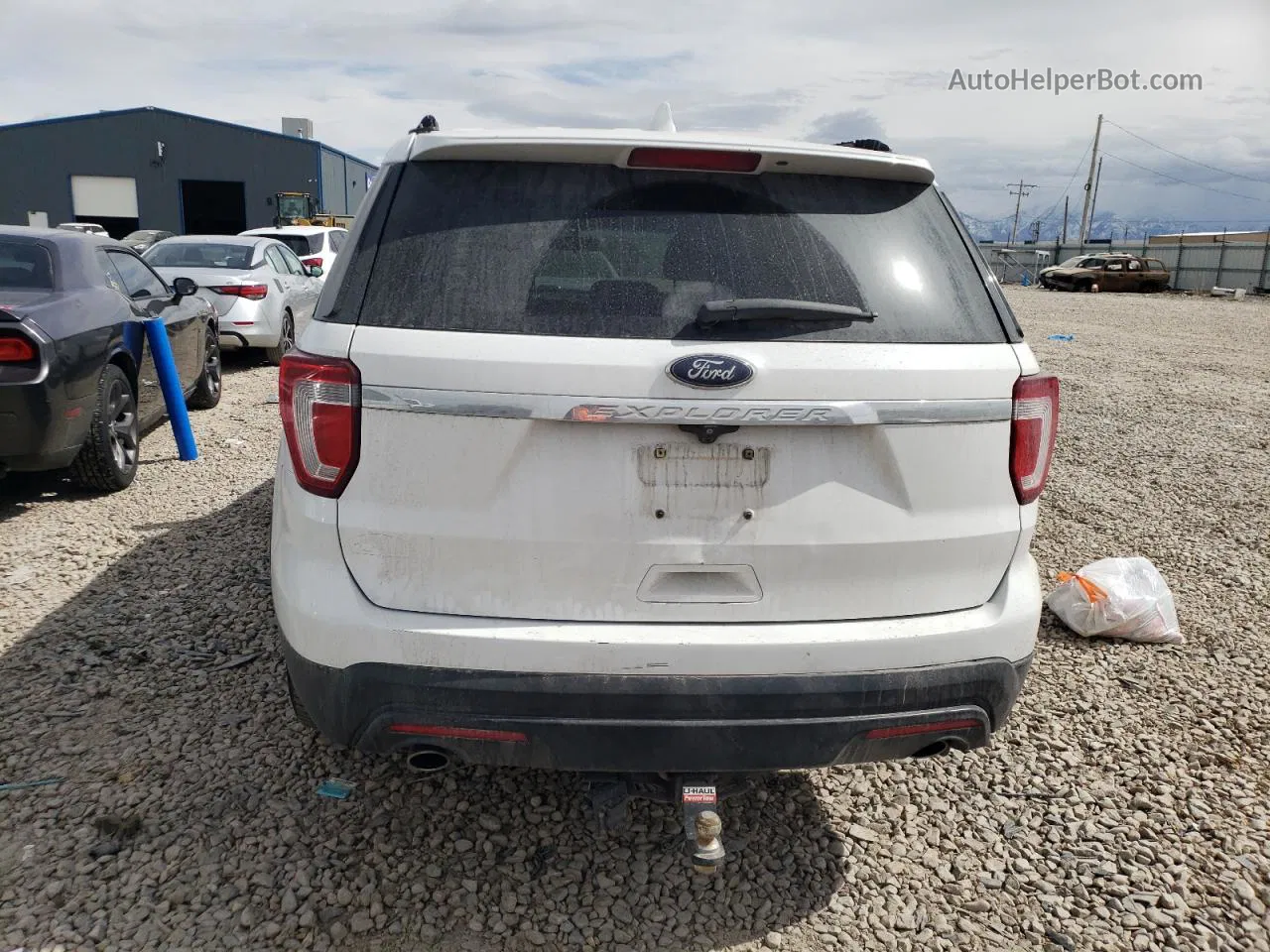 2017 Ford Explorer  White vin: 1FM5K7B88HGA93845